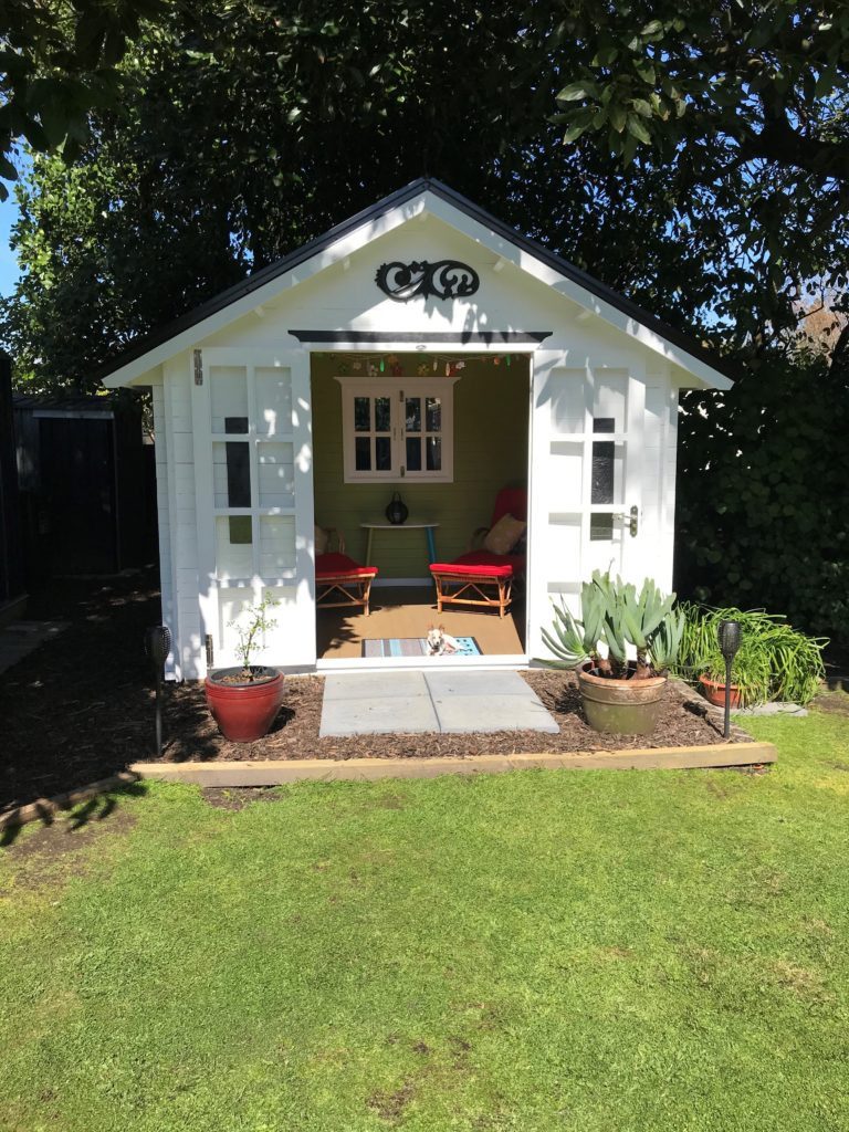 White and Green summer house for sale