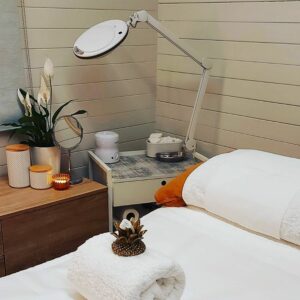Massage and Beauty Therapist Studio 